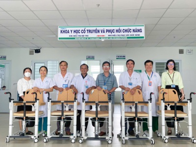 Tăng cường thiết bị hỗ trợ tiếp cận cho người khuyết tật ở Trung tâm y tế Hoài Nhơn